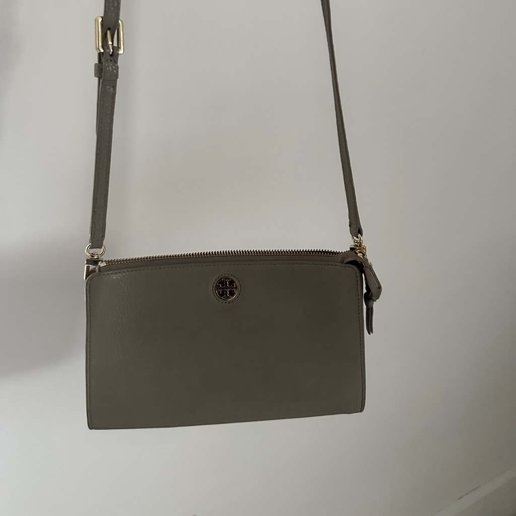 Tory Burch Gray Crossbody!